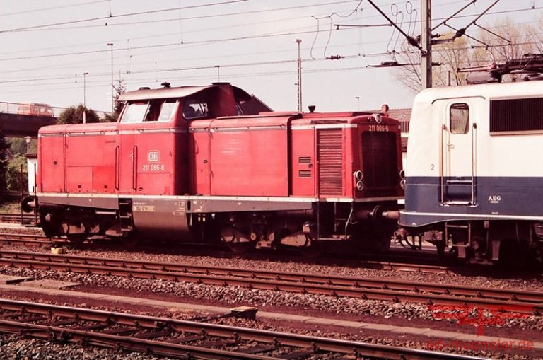 212 066-6 in Emden Hbf