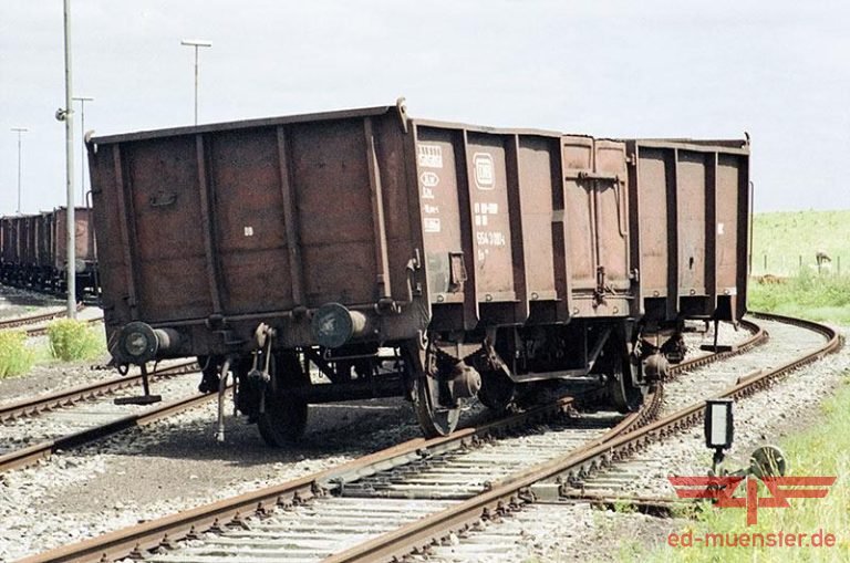 Emden Südkai, entgleister Waggon