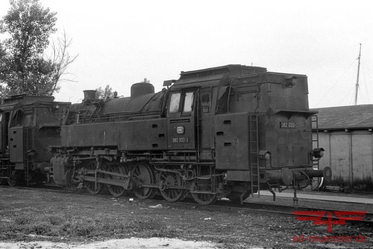 082 033-25 im Bw Emden 1970